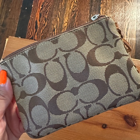 Authentic Coach Leatherware Brown Logo Wristlet Wallet - Picture 4 of 5